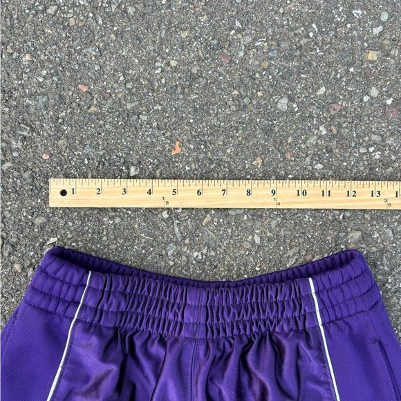 Y2K Los Angeles Lakers Athletic Basketball Shorts - Picture 8 of 9